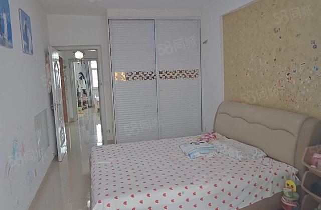 房东昌中学一类一！正鸿新天地精装两室！送家具家电拎包入住