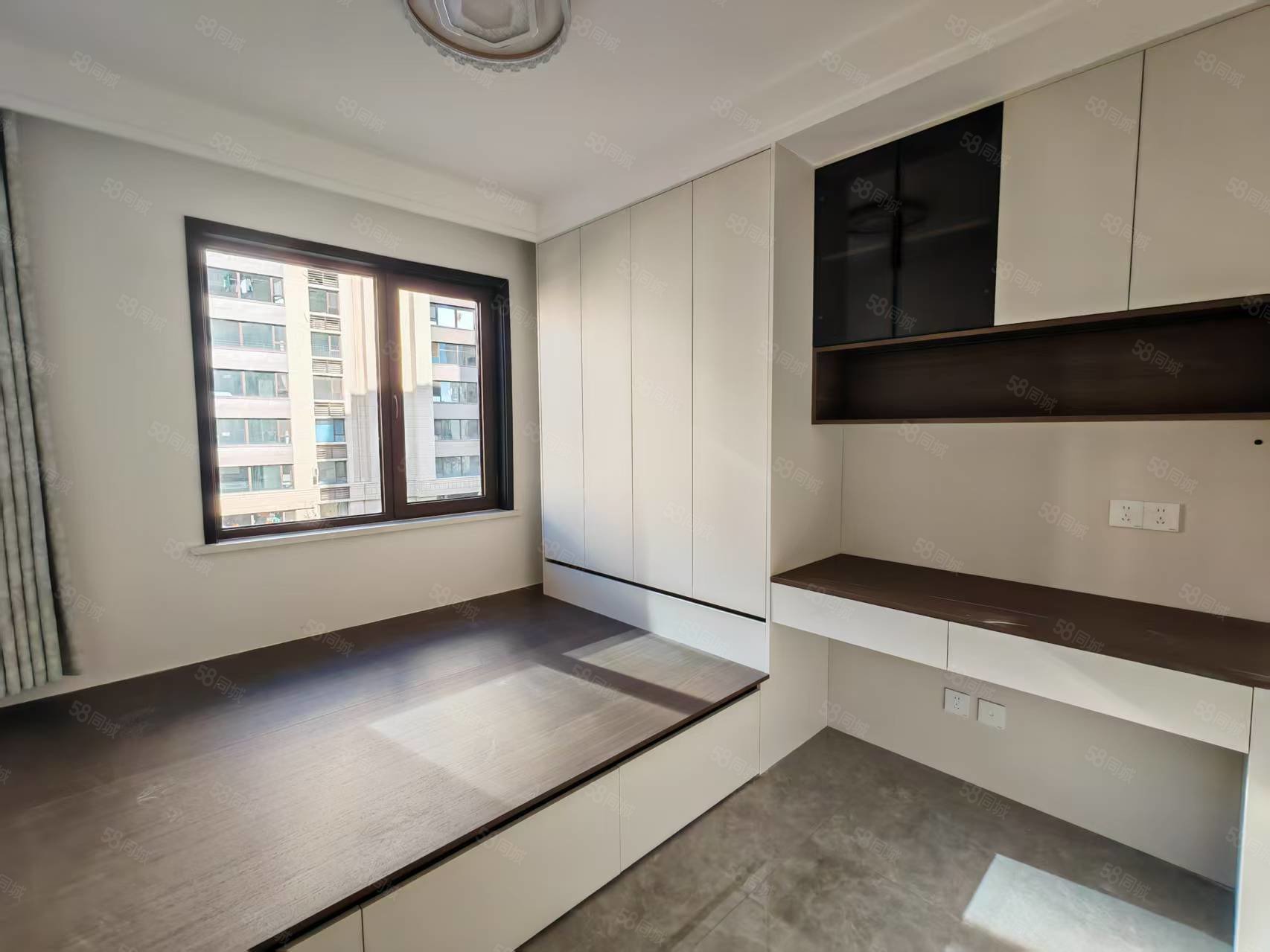 绿地斐勒公馆2室2厅2卫120㎡南北79万