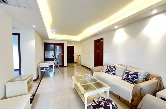 蓝光长岛国际三期3室2厅114.38㎡138万二手房图片