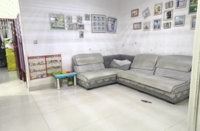 万达  莲湖花园  五中水城    精装修三室两厅  免大税