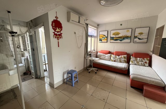 急售！市中心东昌湖边，管道局家属院车位随便停，有储藏室免大税