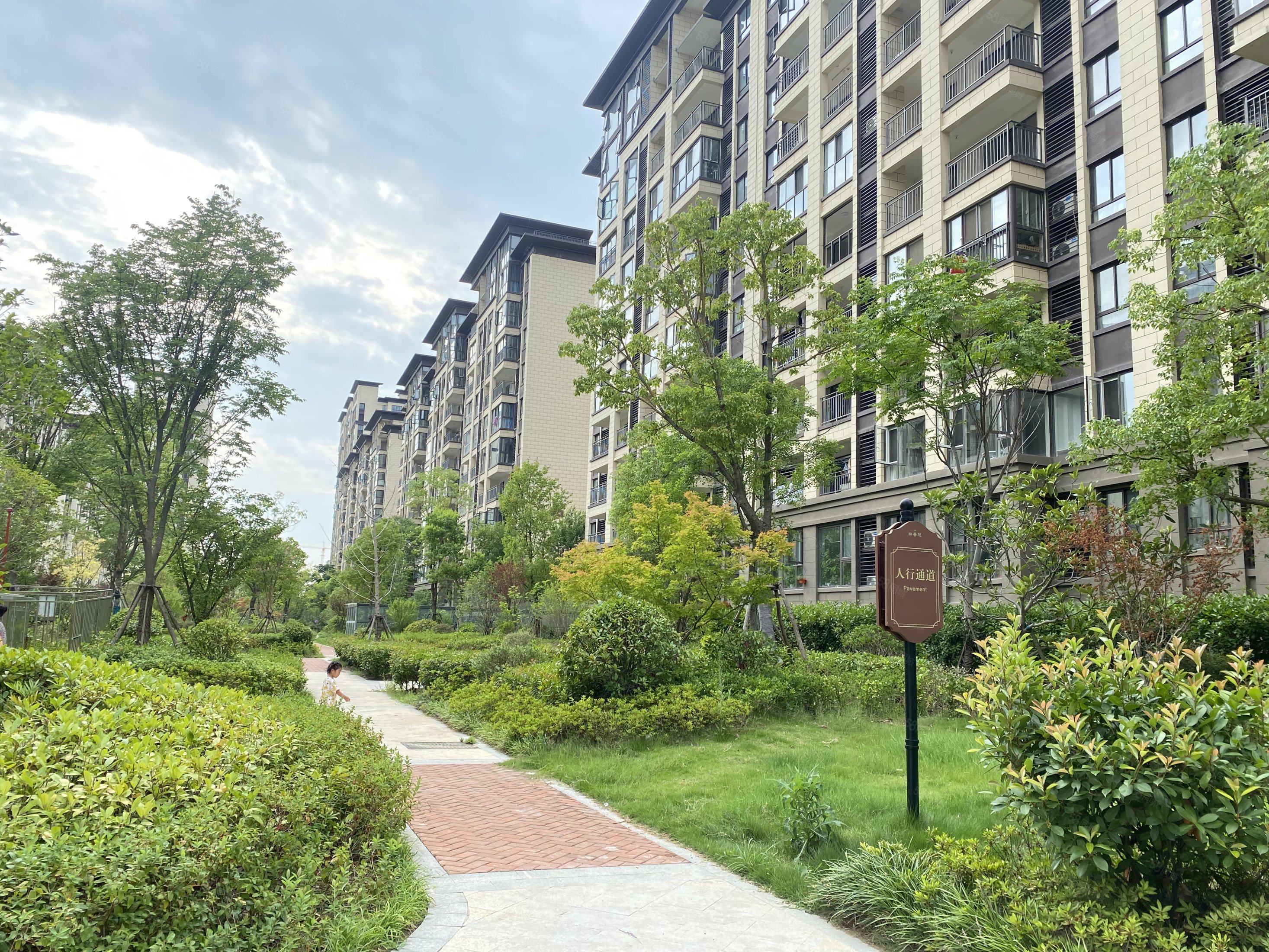 御景学府尚书苑3室2厅1卫116.29㎡南北90万