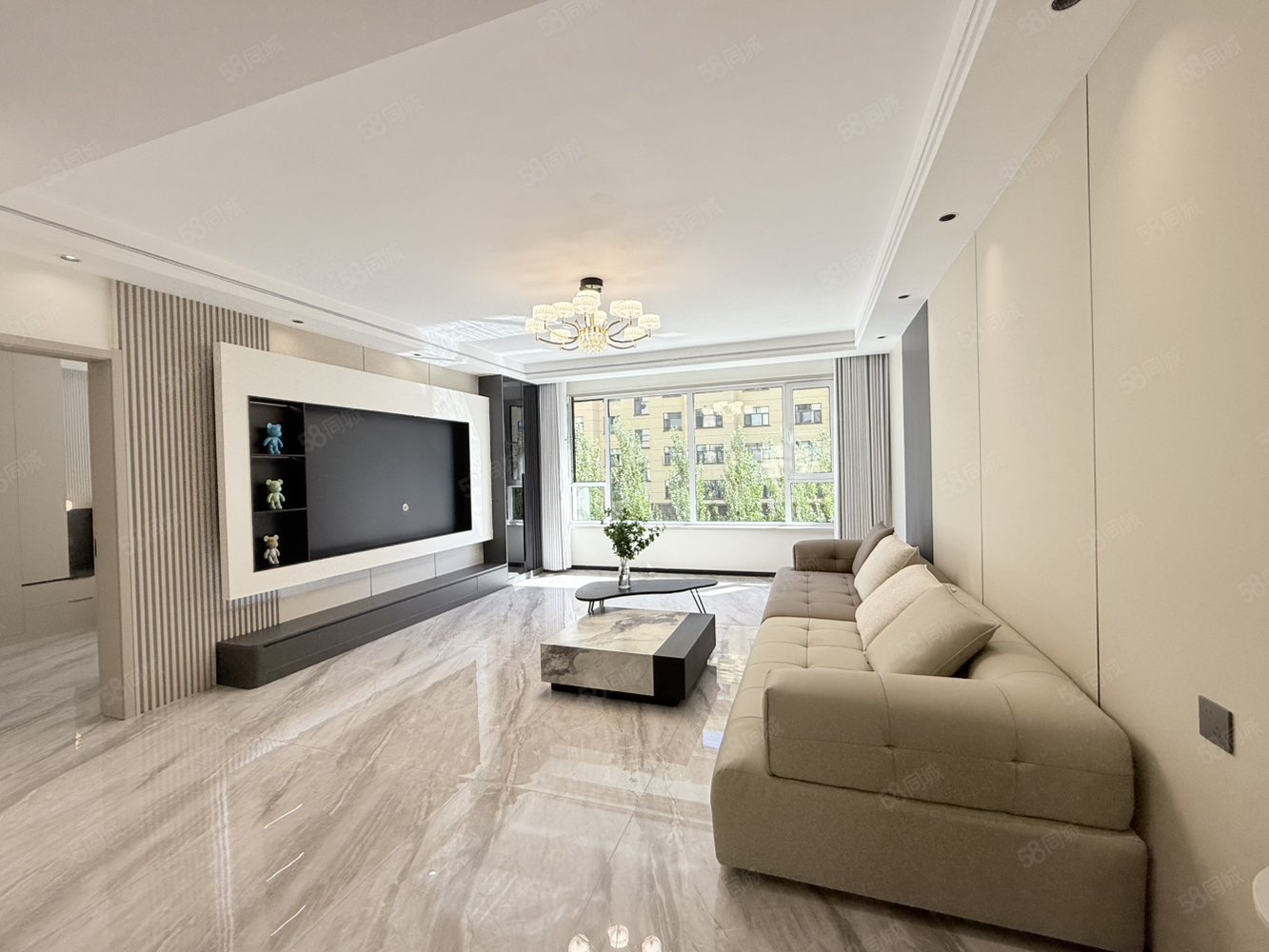 文豪世家3室2厅2卫161㎡南北103万