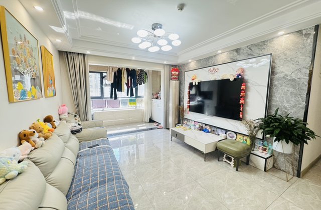 徒骇河畔 莲湖新城精装三室 带车位储藏室 证满两年 随时看房