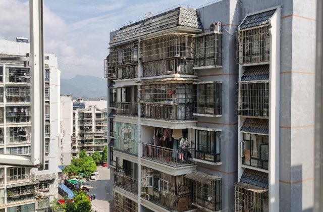 金地苑三期3室2厅118㎡38万二手房图片