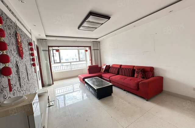 阿卡三期 正规三居 带地下室 户型好，楼层好，房东急售