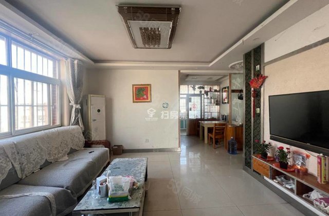 房东诚心卖 总价30多万，     西边户送一层 刚需小三居