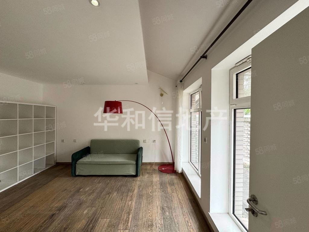 歐陸苑4室2廳3衛(wèi)235㎡南北2600萬