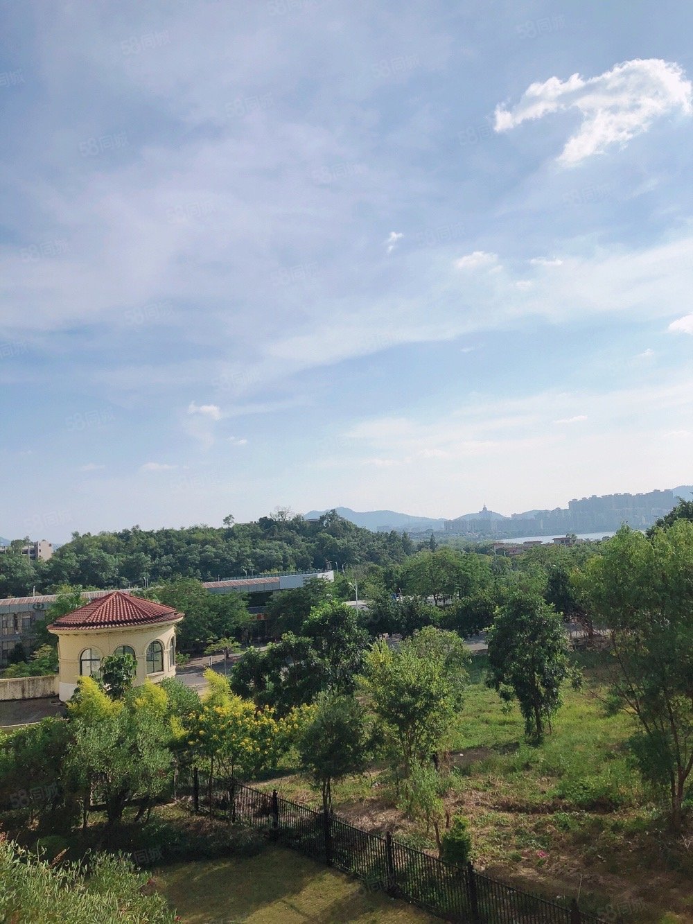 星湖名郡3室2厅2卫123.69㎡西南78万