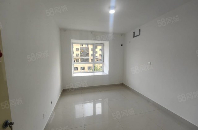 文轩总部，东关国际。羡林苑。水木清华，带储藏室。随时看房