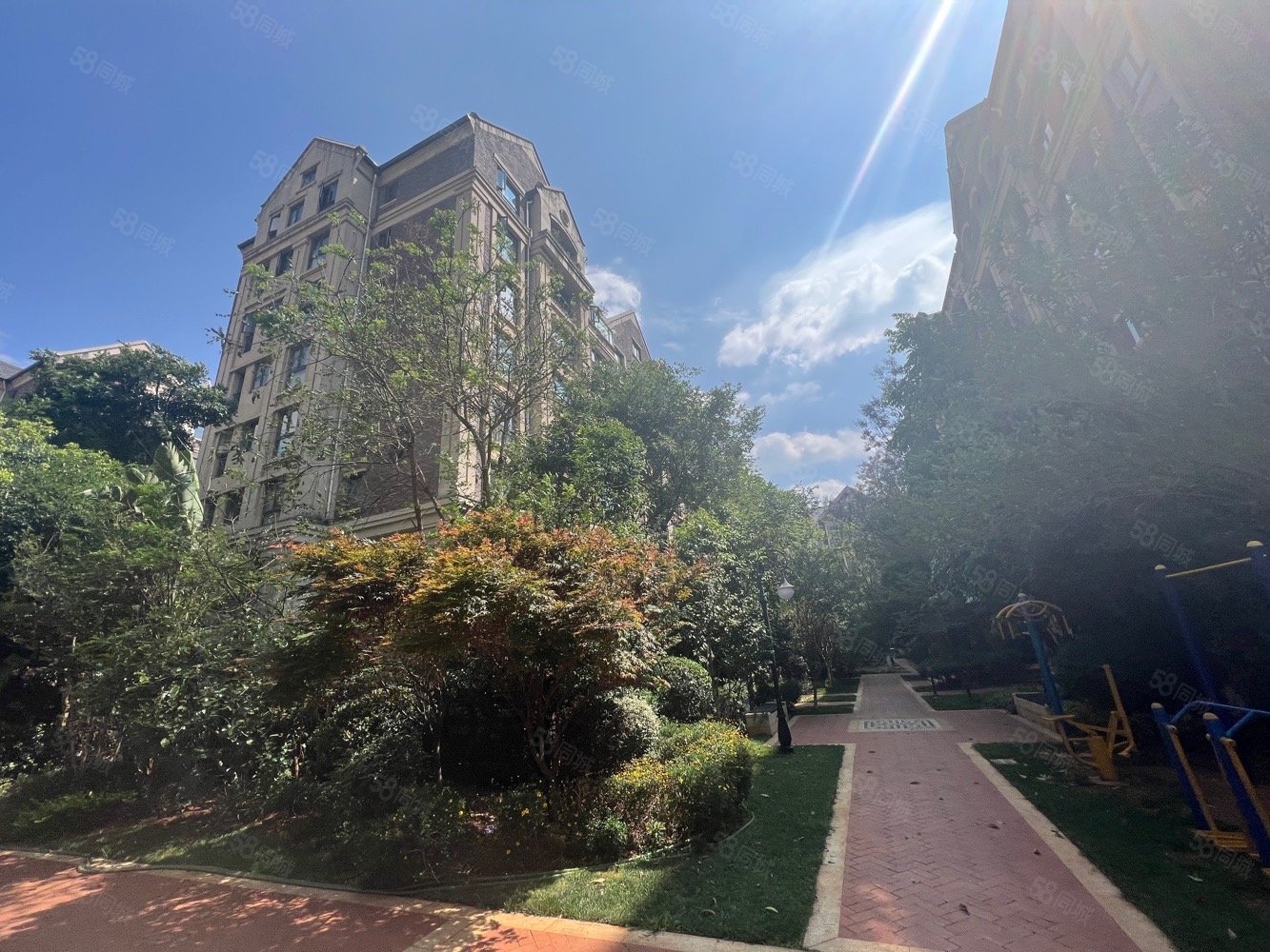 俊发九夏云水5室2厅4卫197.95㎡南北438万