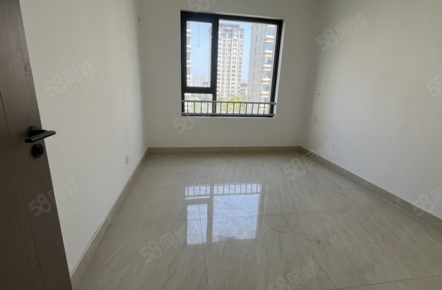 8层电梯洋房！锦绣官邸！东边户！双车位！交房未住！免大税！