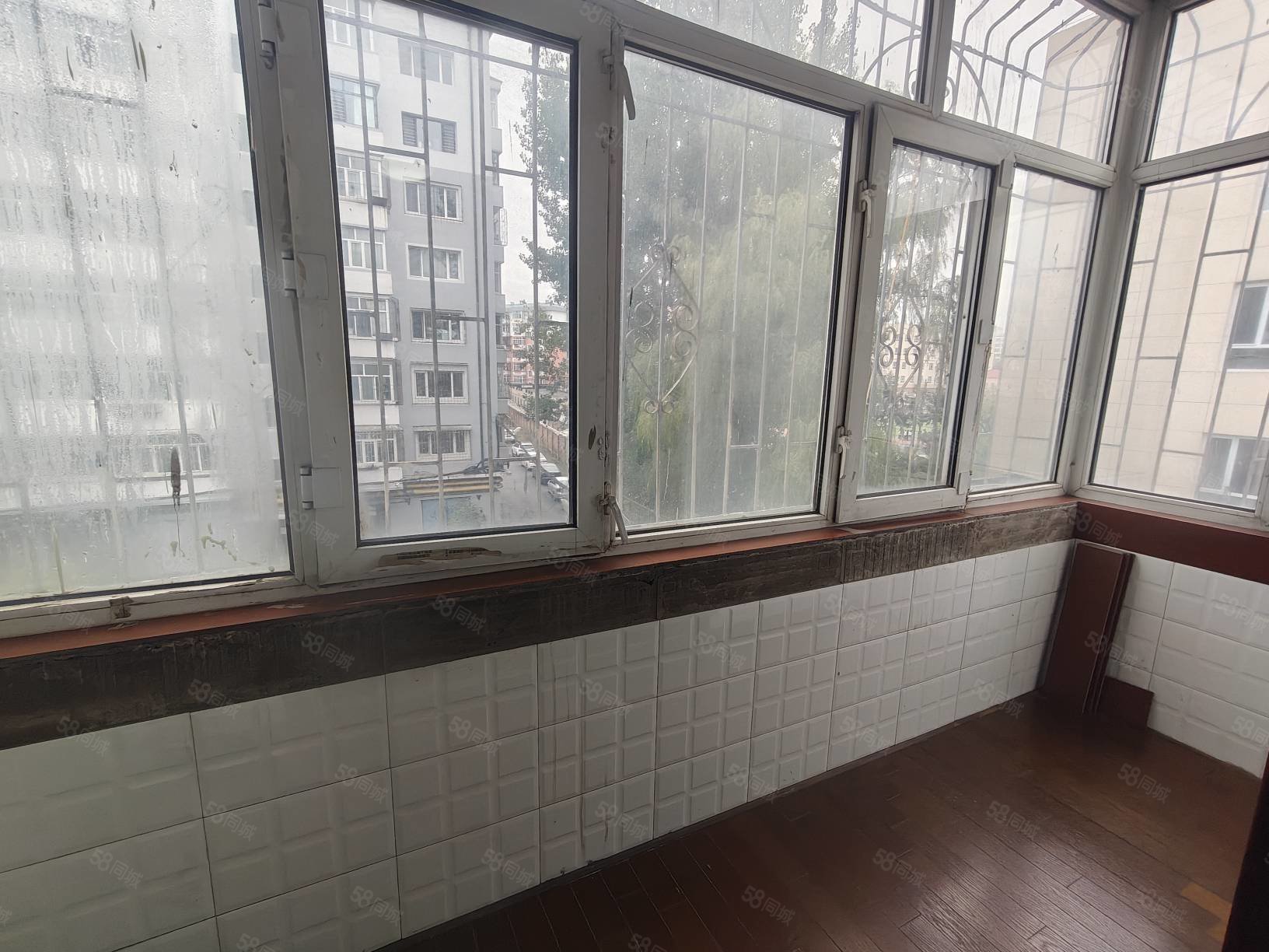 北龙艺花园2室1厅2卫126㎡南北39.8万