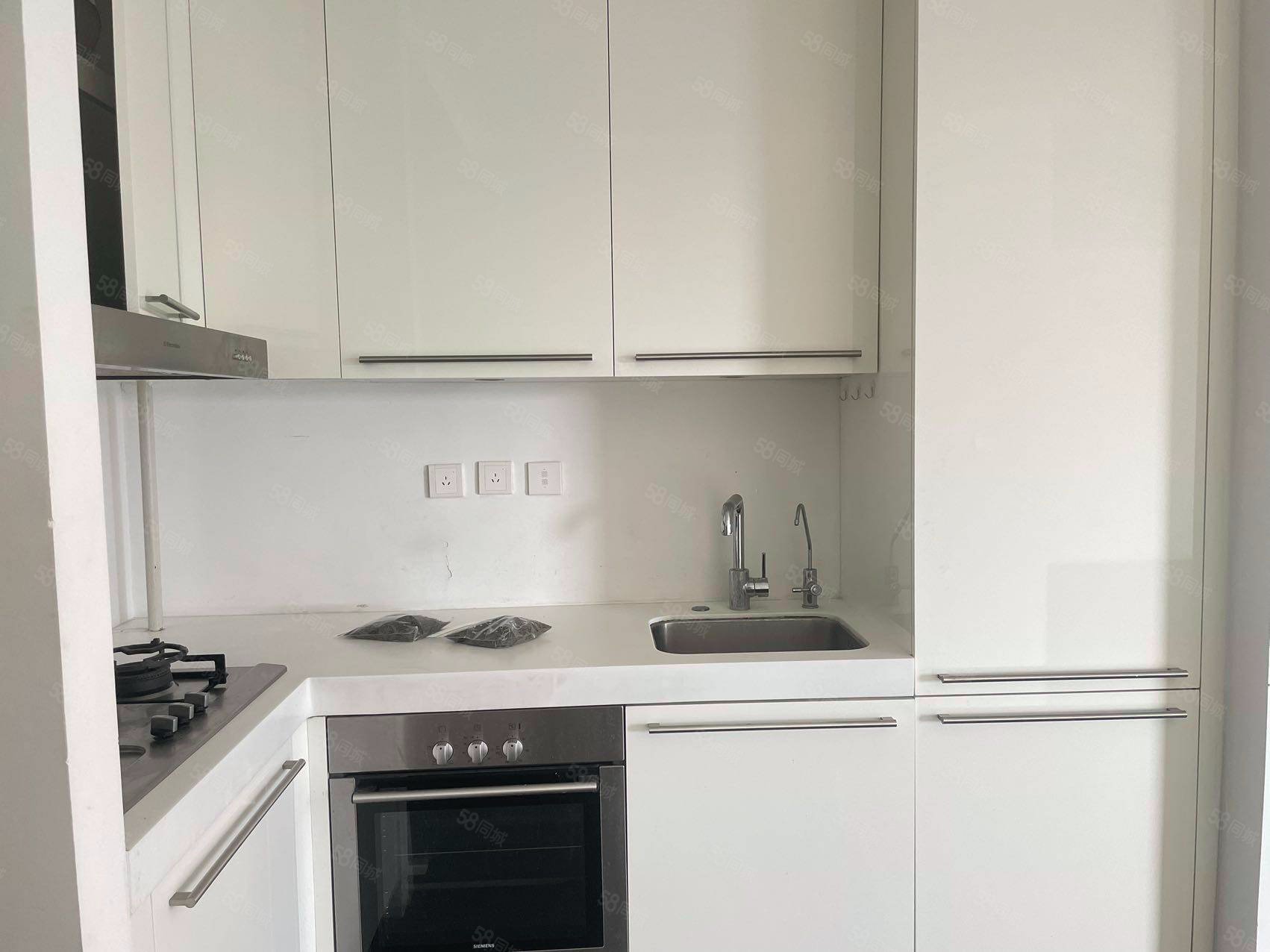 當(dāng)代MOMA1室1廳1衛(wèi)89㎡南1050萬