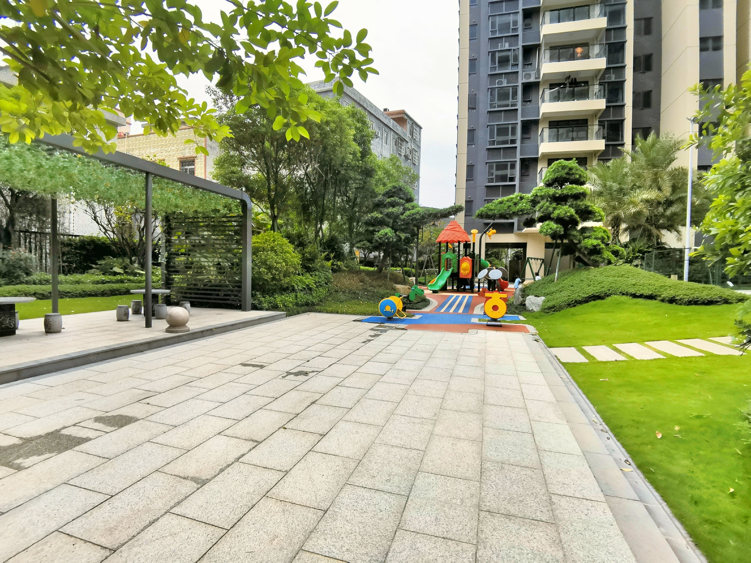 碧桂园公园壹号4室2厅2卫142.33㎡南北360万