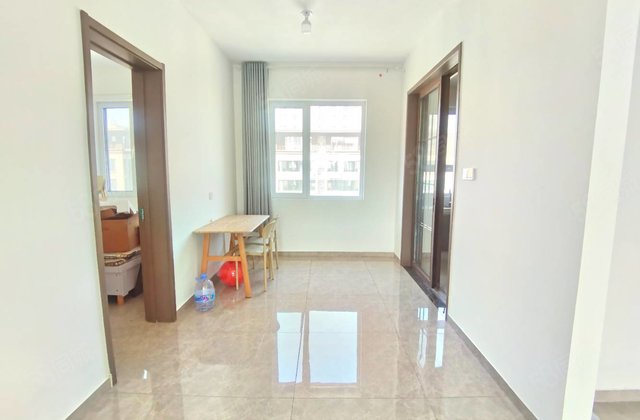 急售，三叶草次新小区，时代美境小高层，双阳台，有储