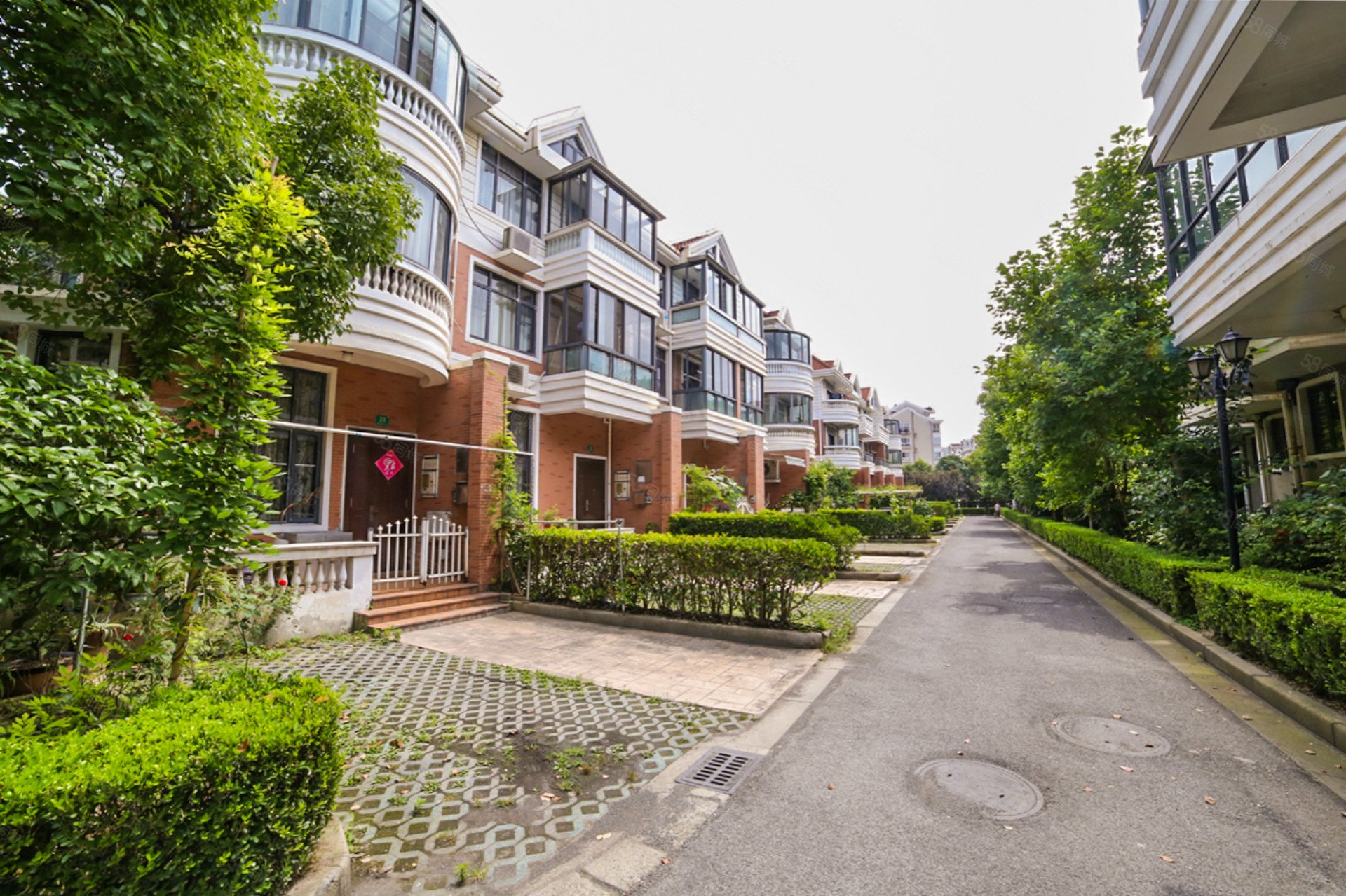 海德花园(别墅)5室2厅3卫236㎡南北960万