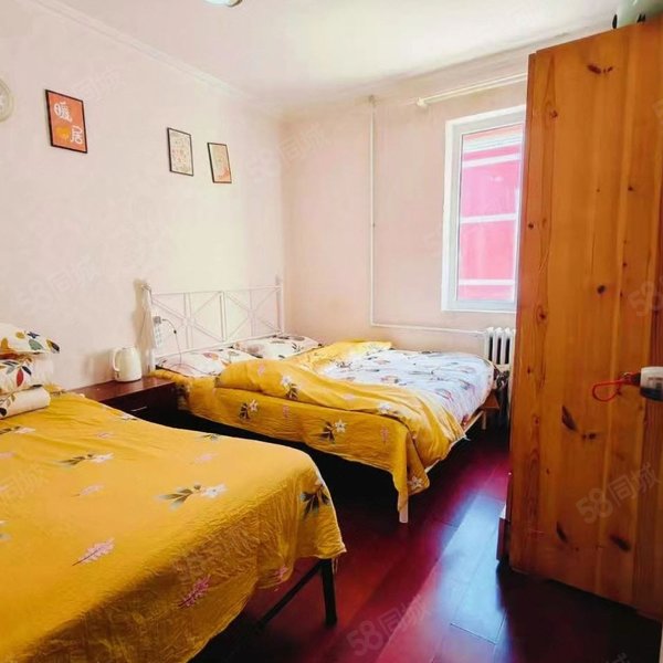 合租｜中介费地铁口合租房  男女都有 拎包住 随时看