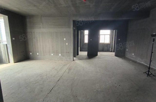 香山甲第3室2厅140㎡80万二手房图片