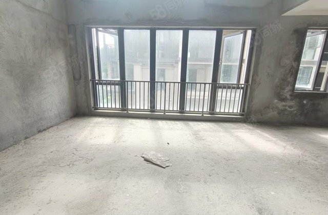 保利中央公园(别墅)5室2厅197.73㎡688万二手房图片