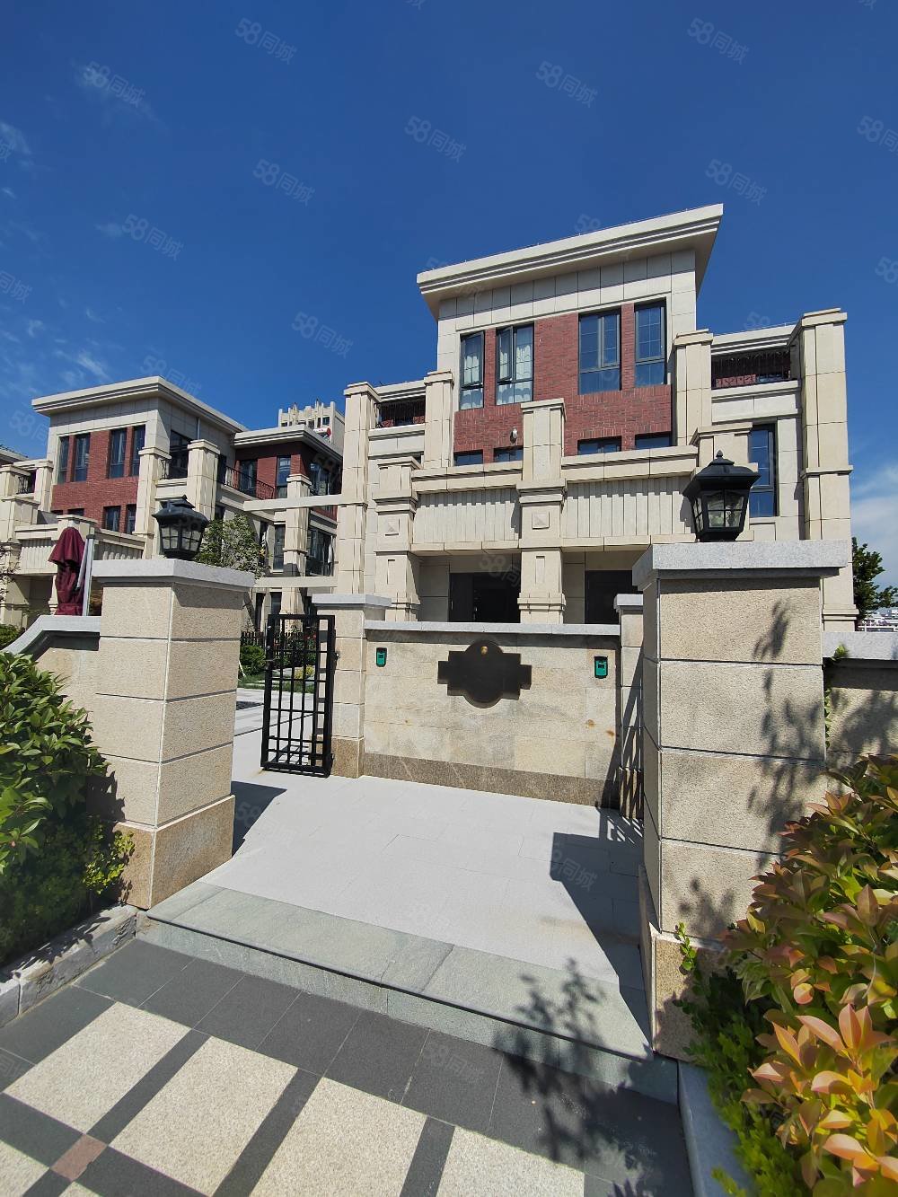 星海澜湾(别墅)5室3厅5卫209㎡南北239万