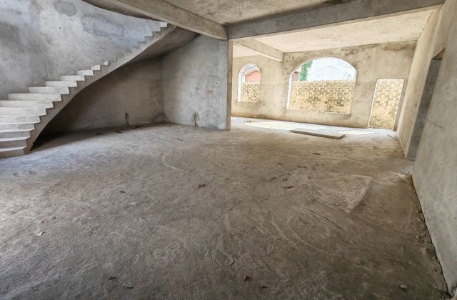 湖田壹号7室3厅3卫371㎡南北169万