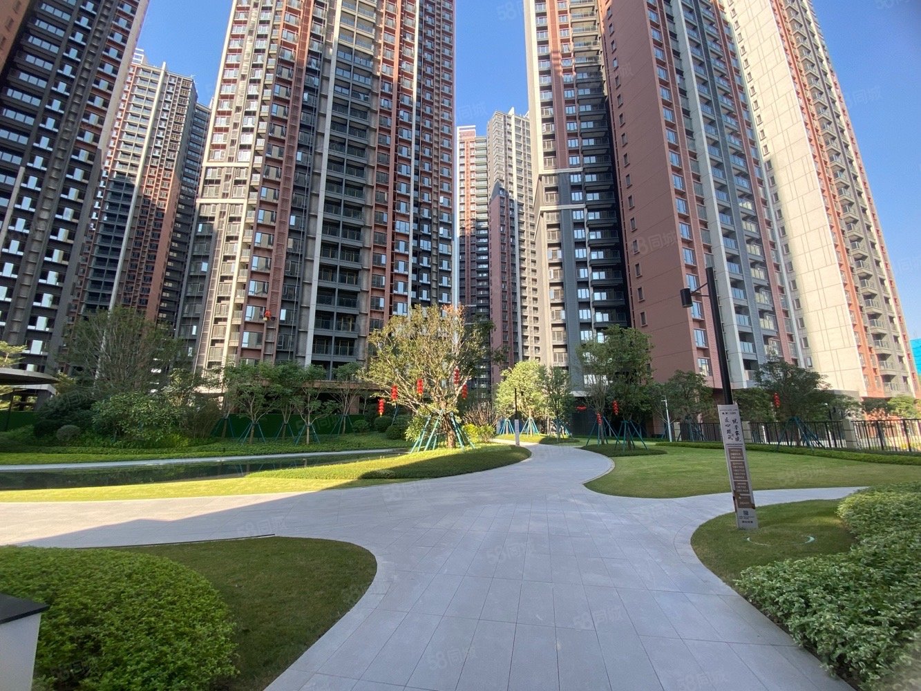 新鸿基泷景(七期)3室2厅2卫105.29㎡南北195万