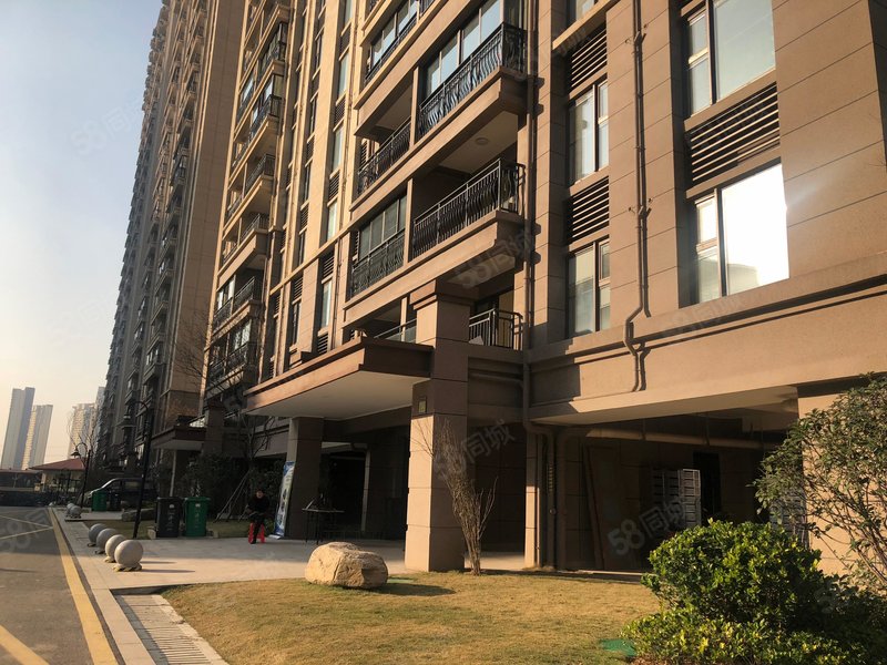 句容 宝华 碧桂园翡翠华府 精装三房 恒大雅苑旁 新上