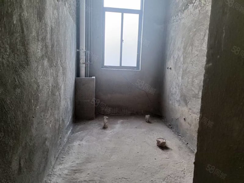 瑞景苑7室2厅4卫288㎡南北278万