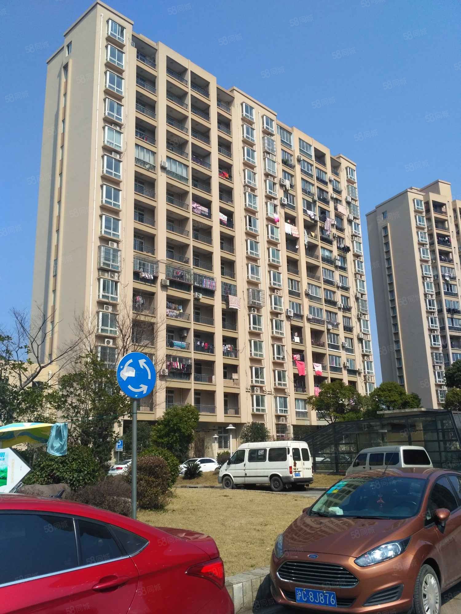 润渡佳苑中间楼层小户型两房一厅 房东置换诚心出售看中价格可谈