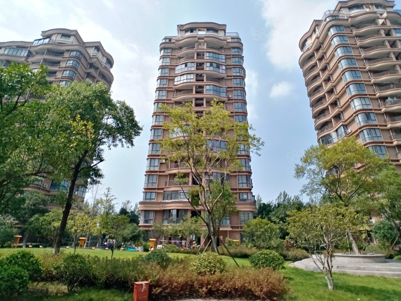 南林嘉园 首付21万 带车位 九年制重点学府 精装拎包入住