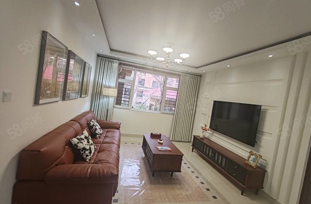 星光开发二楼带车库，正三室精装修伶包入住九中双语，看房子方便