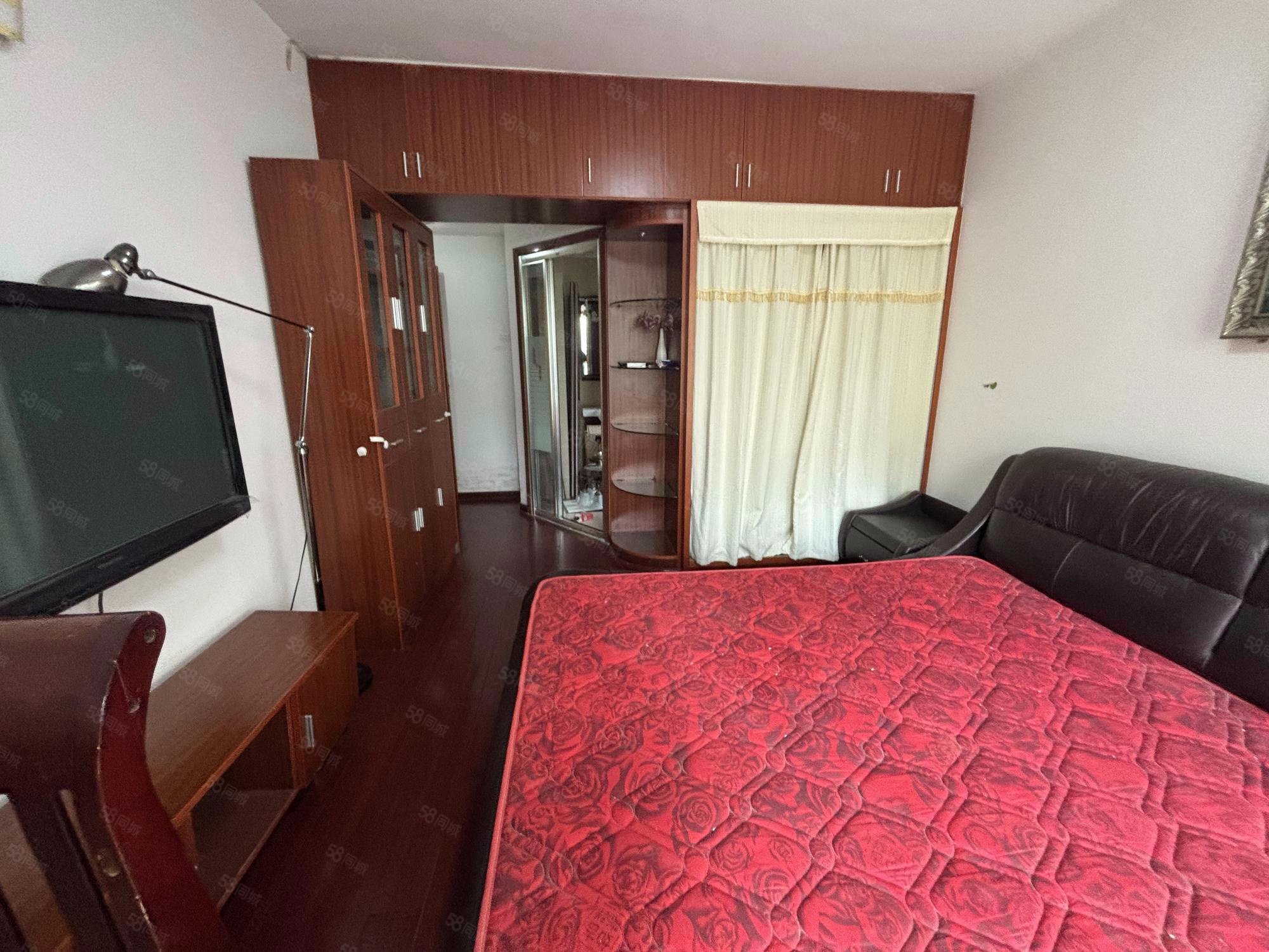 天骥俊园3室2厅2卫135.39㎡南北99万