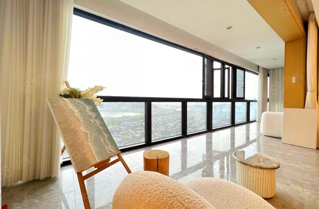 华侨城天鹅湖5室2厅243.53㎡580万二手房图片