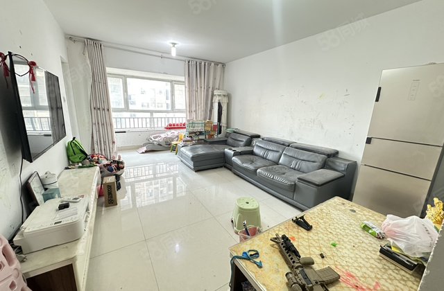 阿卡三期，正规三居室带车位 中间好楼层 采光好 急售