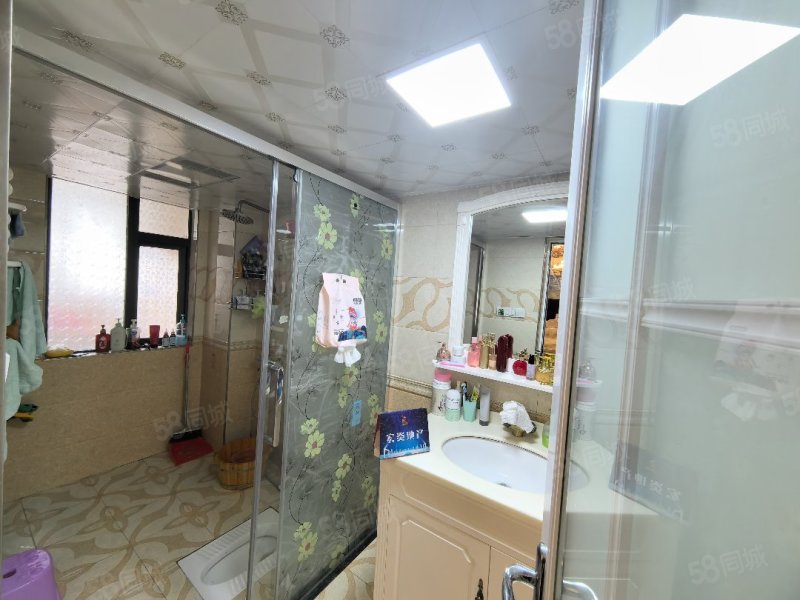 凯旋城3室2厅2卫136㎡南北62万