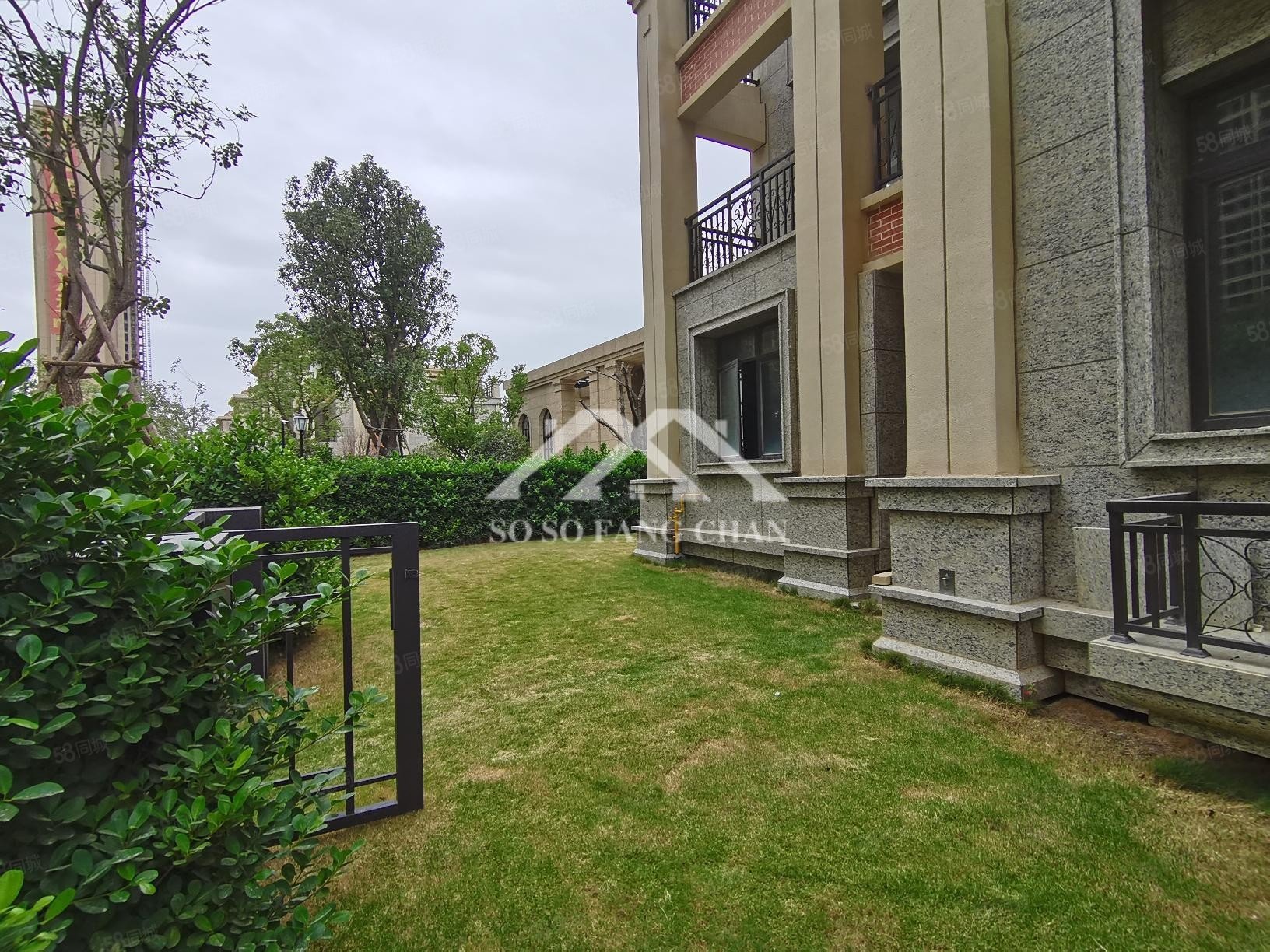 阳光城丽景湾(别墅)5室2厅4卫236㎡南北318万