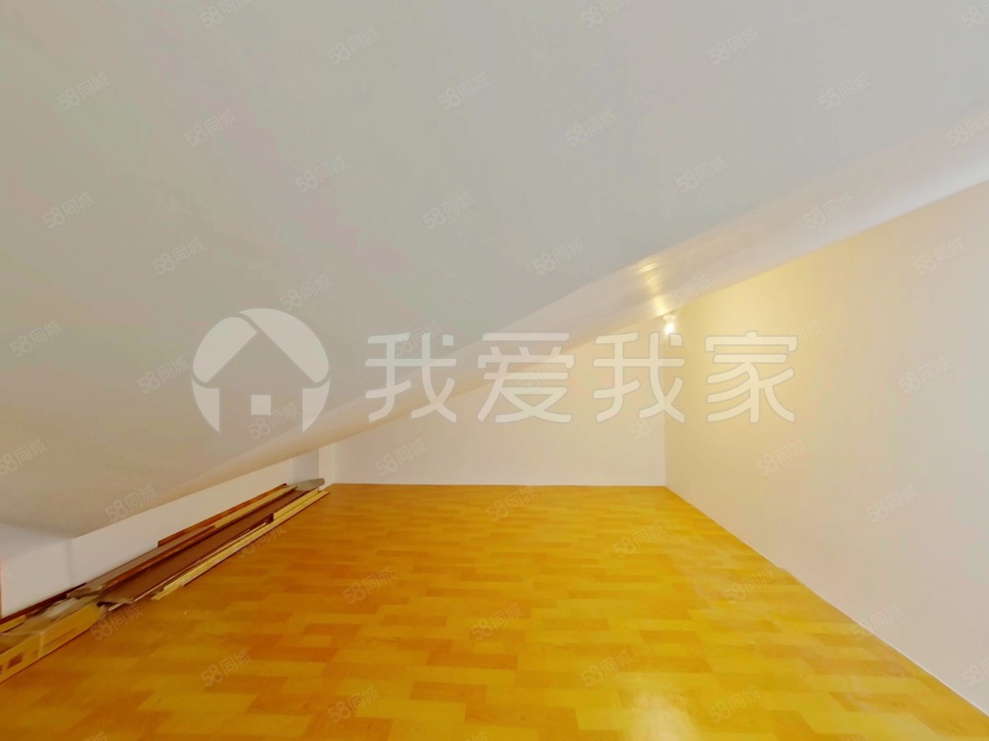 金科王府(別墅)5室3廳4衛(wèi)207.65㎡南北745萬