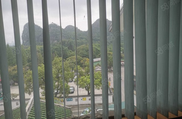花桥苑小区6室3厅183.22㎡120万二手房图片