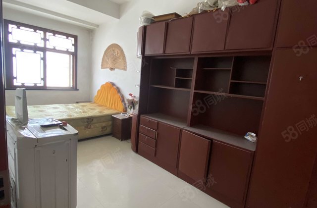 东关社区3室2厅131.11㎡30万二手房图片