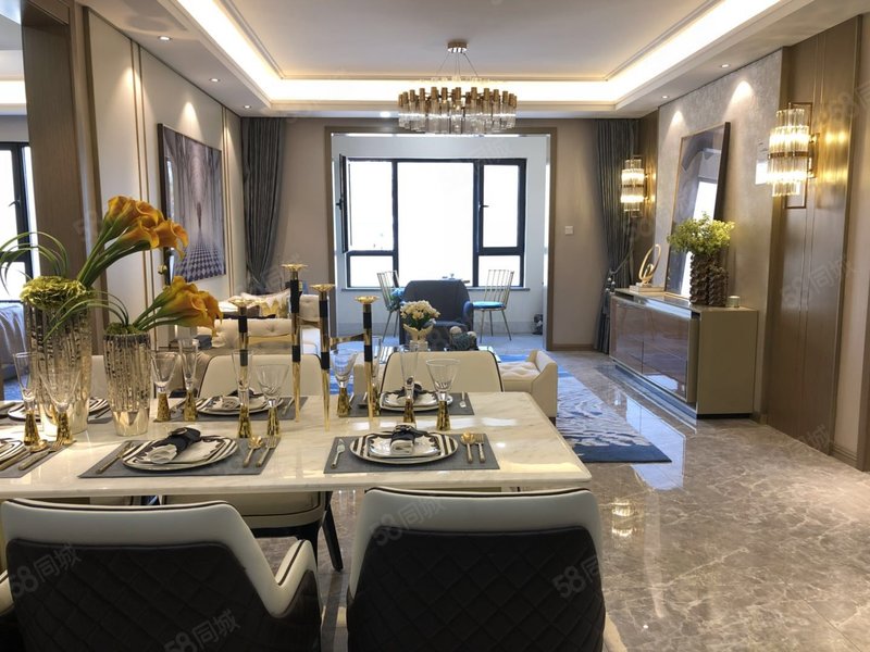 万科翡翠公园叠拼复式洋房三层 带院