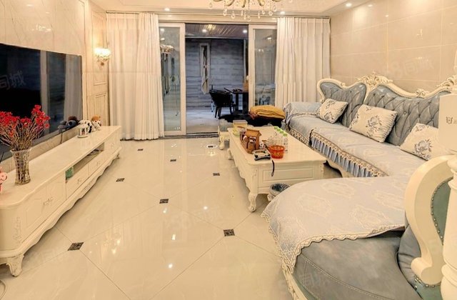 新希望皇冠国际6室2厅196.27㎡310万二手房图片