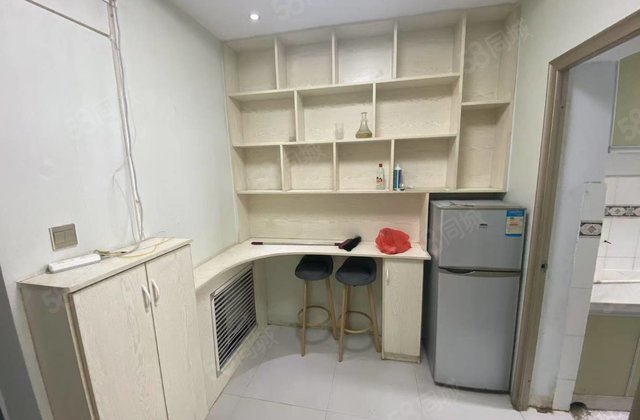 文轩本部  八中  三楼  闸口新时代  精装  一室一厅