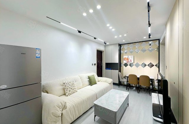 上东城市之光1室1厅52.36㎡45万二手房图片