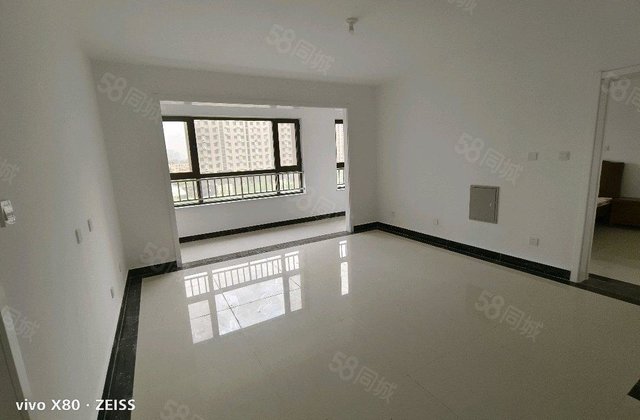 公园旁 中央帝景 四室两厅两卫 有车位储藏室 看房子有钥匙