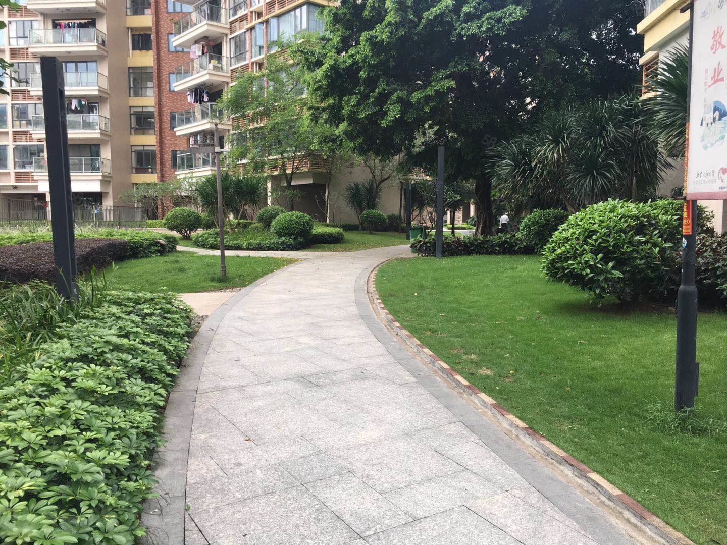 位置安静朝小区百悦尚城4房2卫南北通透