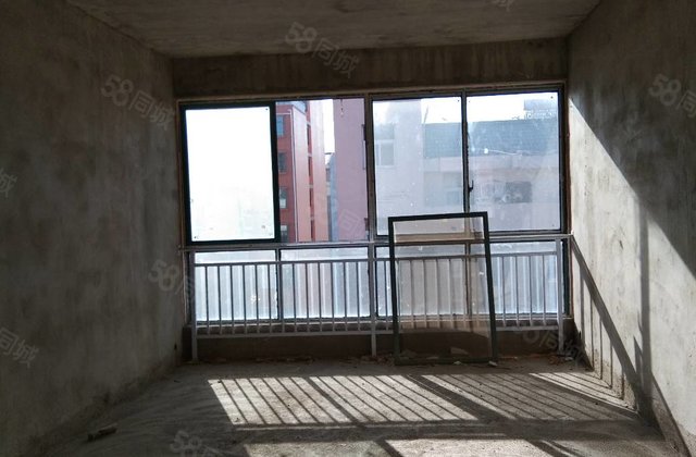 【11图】鲁山 平安小区 大三室 可办 证 户型方正 繁华地段,鲁山县