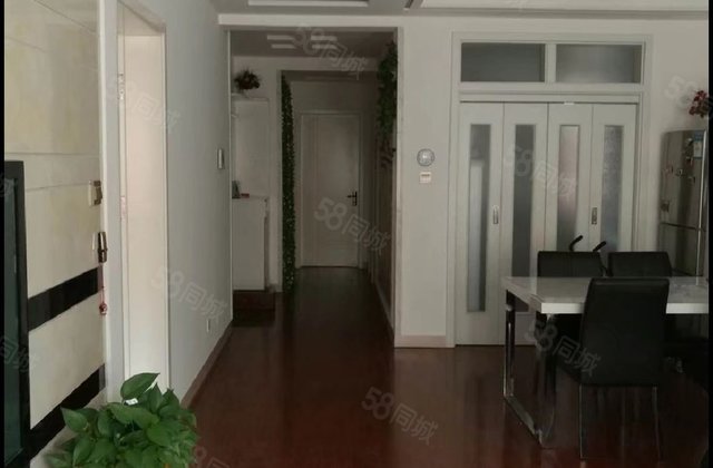 金柱海德公园3室2厅2卫豪华装修，送车位储藏室，可当婚房