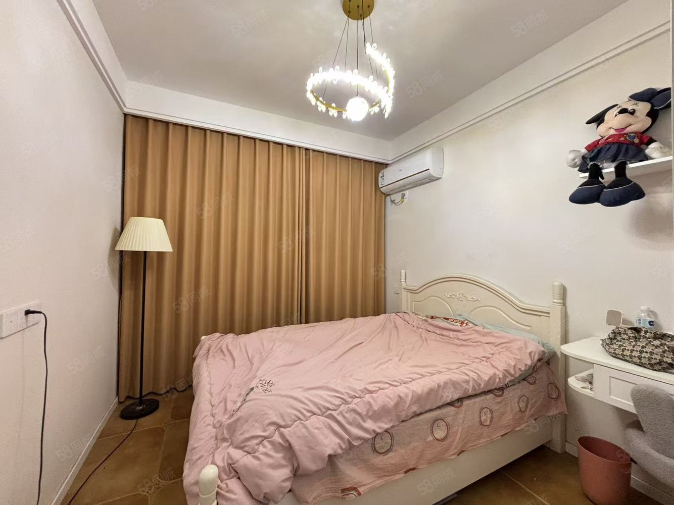 邦泰国宾府3室2厅1卫107㎡南北77万