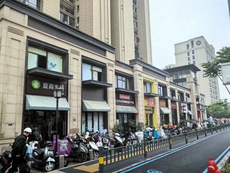 环东70年住宅产权 融信铂悦湾 高层风景好电梯房4房亏钱出售